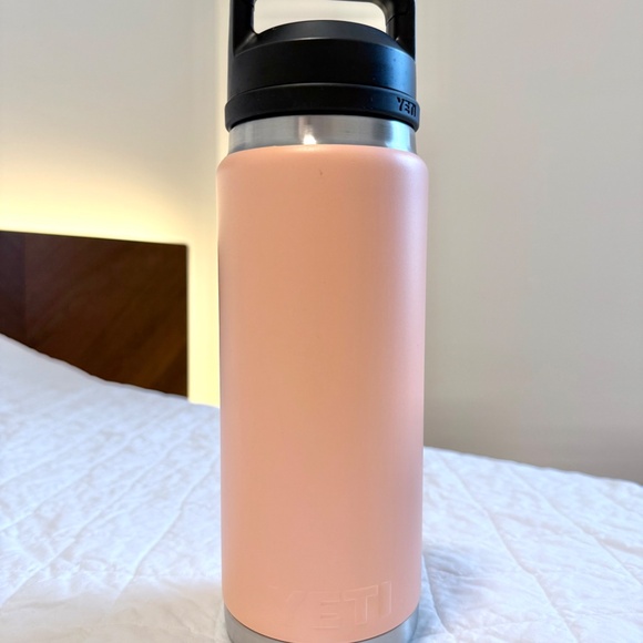 Yeti LOWCOUNTRY PEACH Rambler 26 oz Water Bottle with Chug Cap - Picture 2 of 2